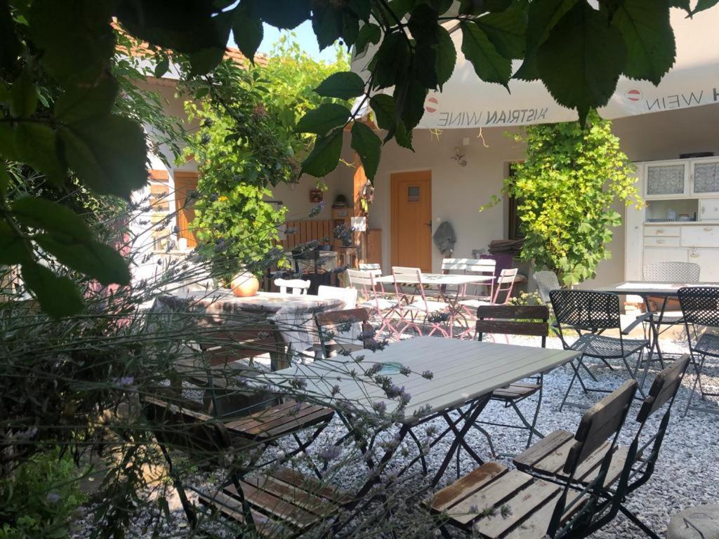 Traubengarten Winkler Niederhollabrunn Exterior foto